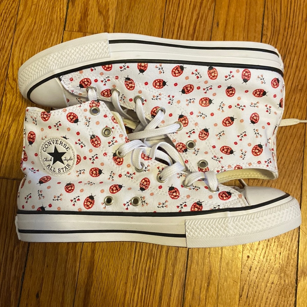 BRAND NEW Ladybug Print High Top Converse Sneakers